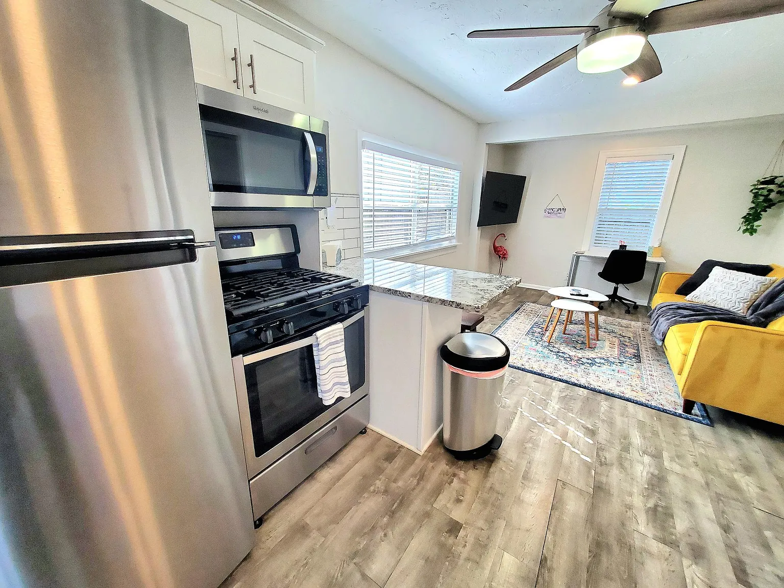 2348 Dartmouth Ave N — Photo 3