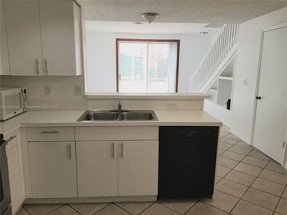 5th image of 1609 Barcelona Way #4-32