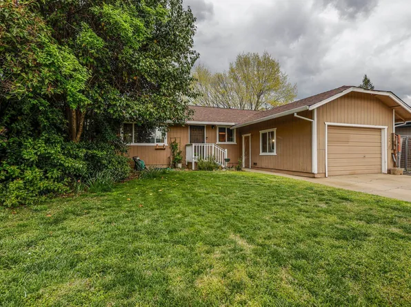 2860 Iris St, Anderson, CA 96007