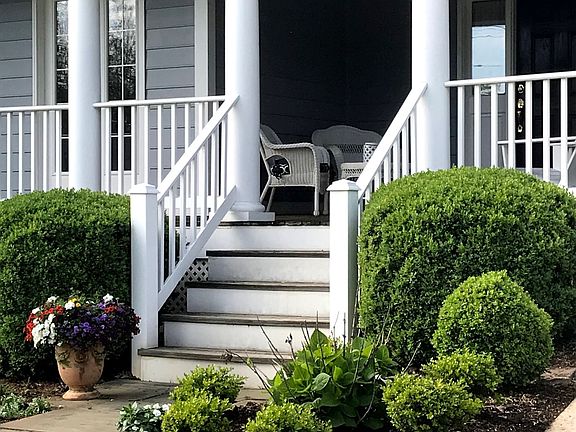4th image of 8807 Ridge Rd