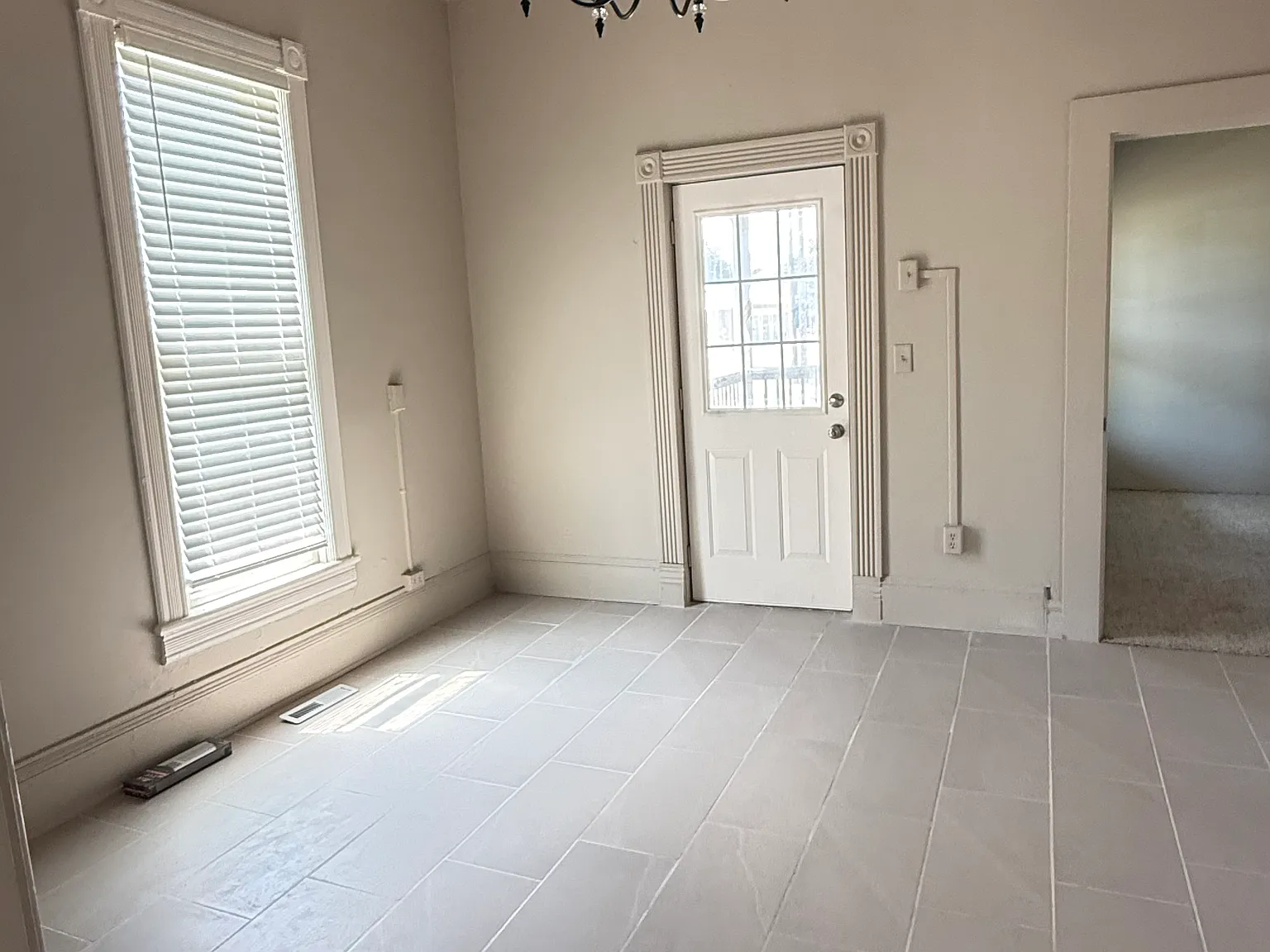 4 bed, 1000 sqft, $1,980 — Photo 4