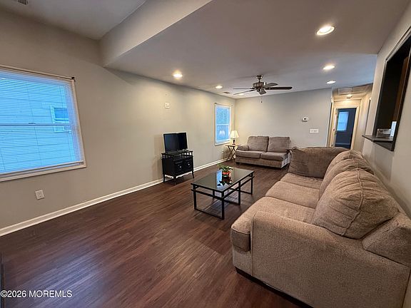 3rd image of 631 Mckinley Avenue