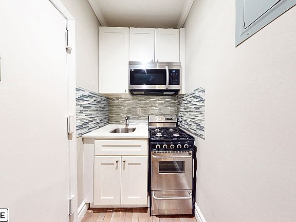 3rd image of 337 E 49th St APT 11