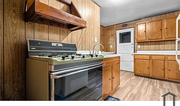 3 bed, 1100 sqft, $1,873 — Photo 4