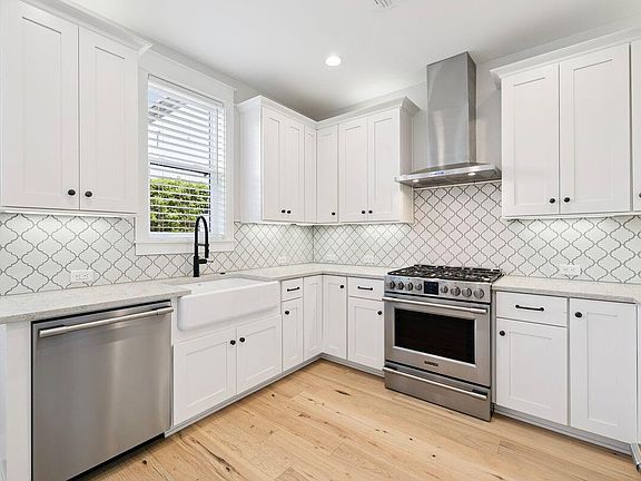 5th image of 414 Ridgewalk Cir