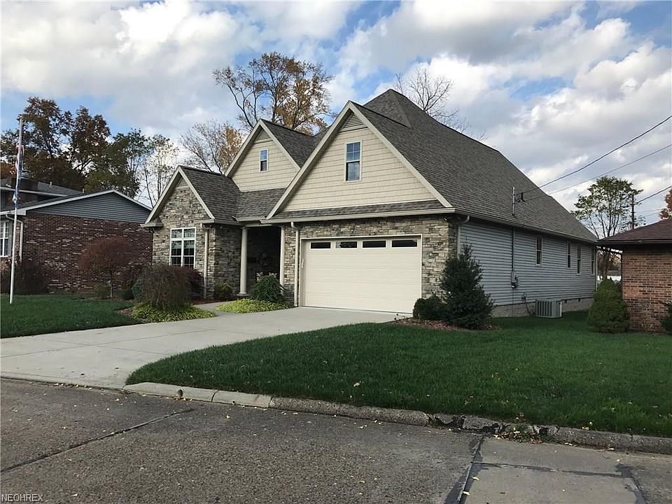 2nd image of 2001 35th St