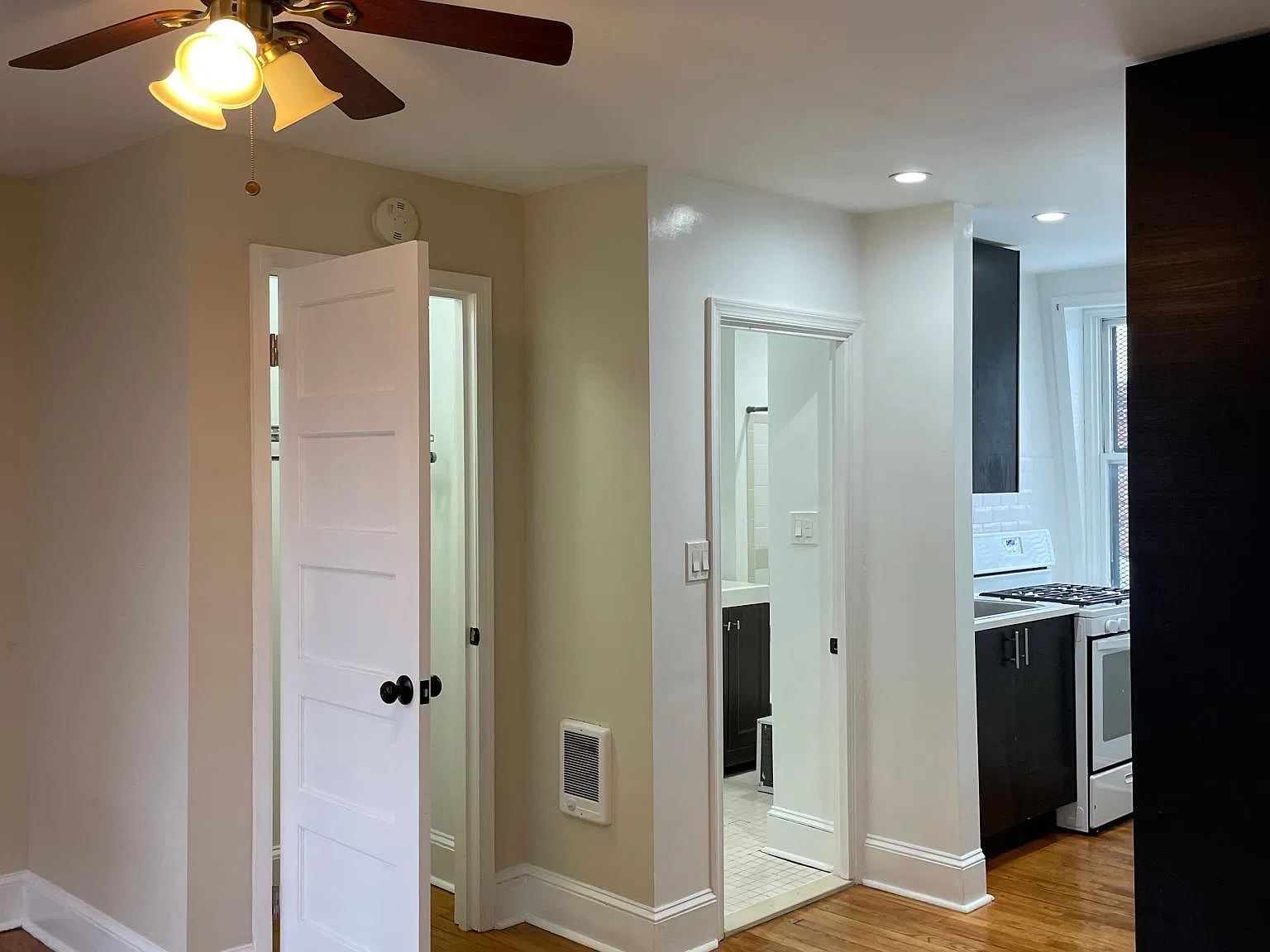 Studio, 450 sqft, $1,150 — Photo 1