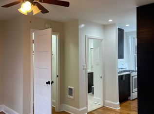 1117 N Calvert St APT 4, Baltimore, MD 21202