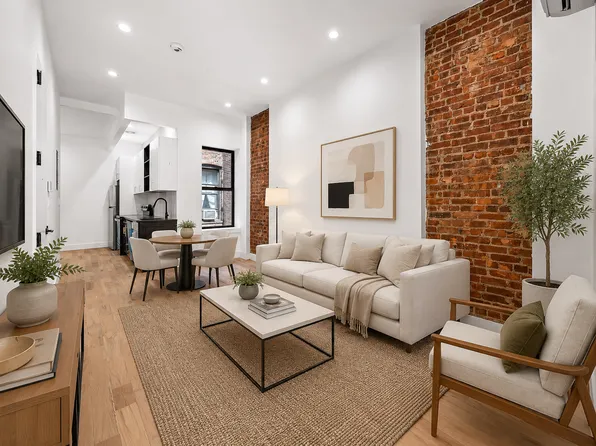 30-56 44th St #2L, Astoria, NY 11103