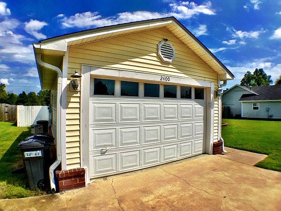 3rd image of 2400 Broken Hill Dr