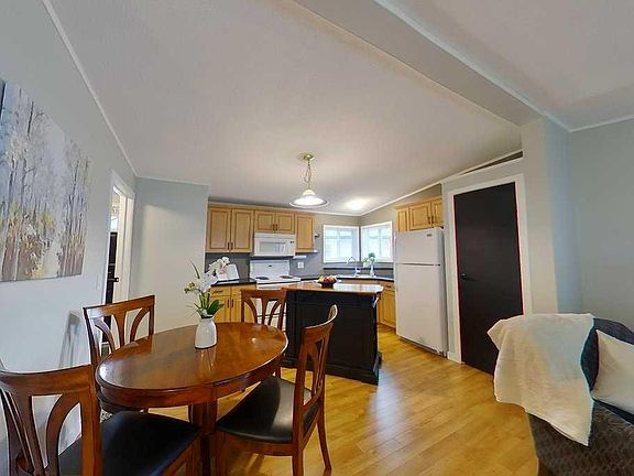 5th image of 1600 Strachan Rd SE #34