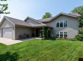 104 Panther Ct, Mankato, MN 56001