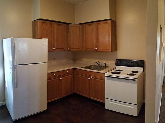 2nd image of 200 Park Ave #3