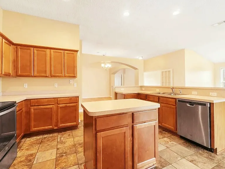 6492 Sarasota St — Photo 23