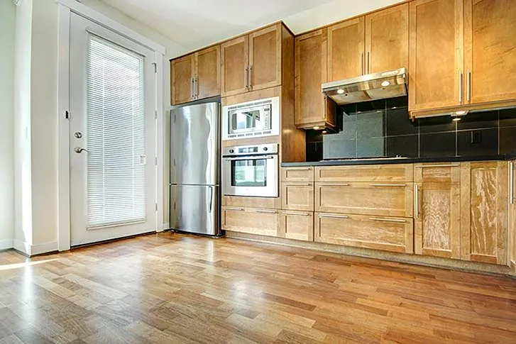 6558 Arbutus St — Photo 15