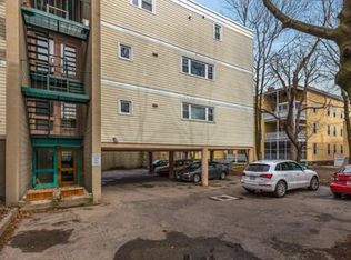 478 Putnam Ave APT 5, Cambridge, MA 02139