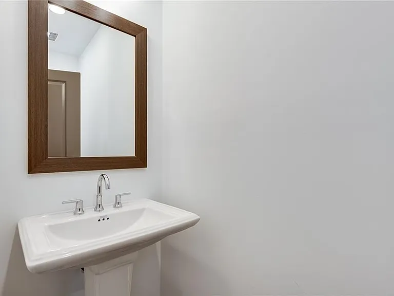 513 Burton Dr #808 — Photo 21