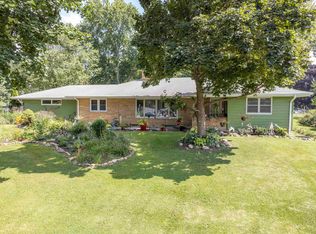 1250 Hillcrest Dr, Freeport, IL 61032
