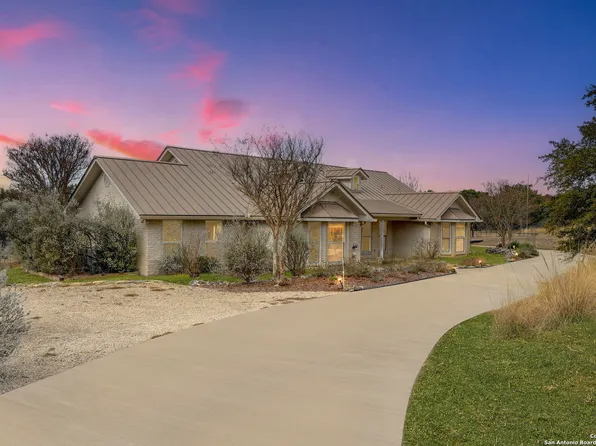 315 Greenleaf Dr, Kerrville, TX 78028