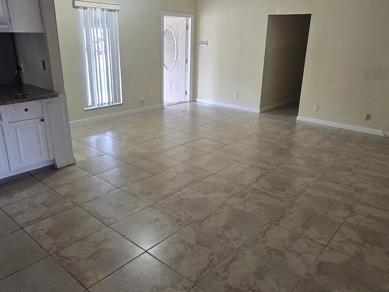 4941 Marbella Rd N — Photo 13