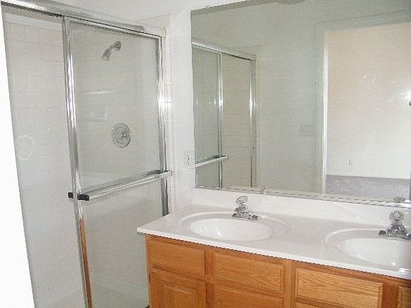 3rd image of 139 Vista Del Lago St
