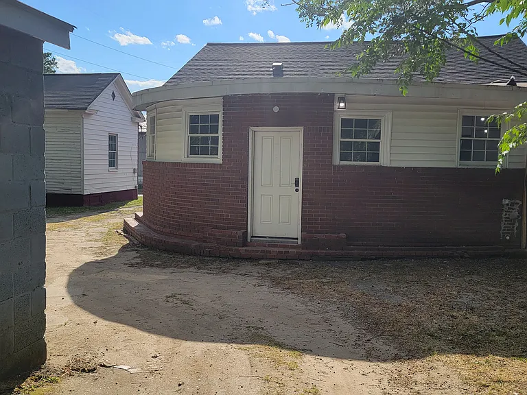 1311 S Person St — Photo 22