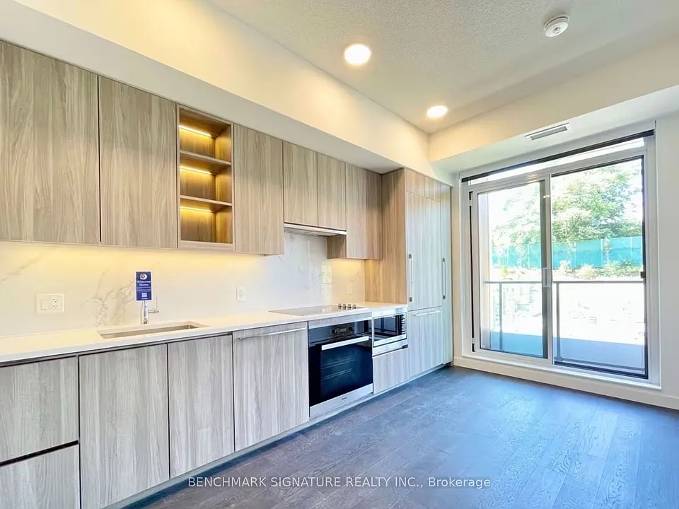 25 McMahon Dr #V306