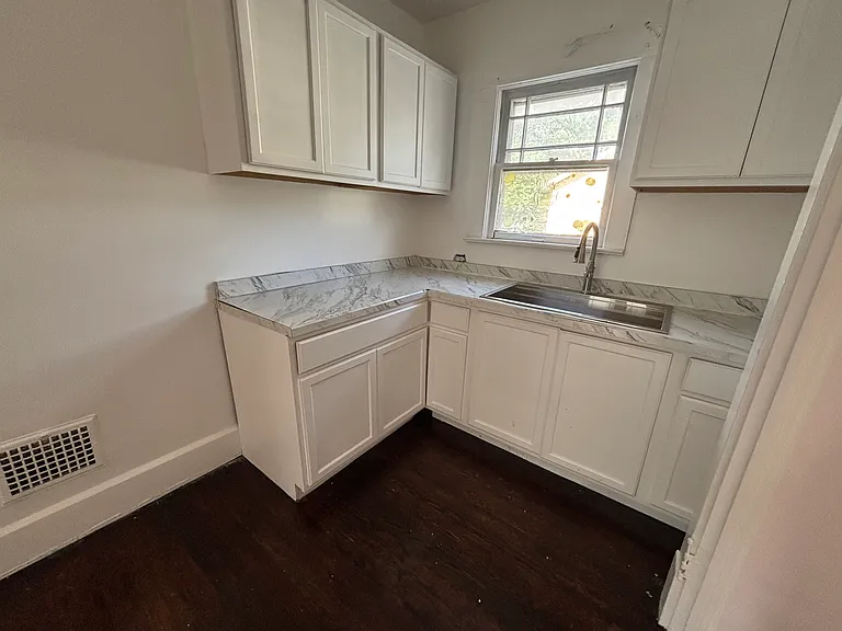 802 W La Clede Ave — Photo 2