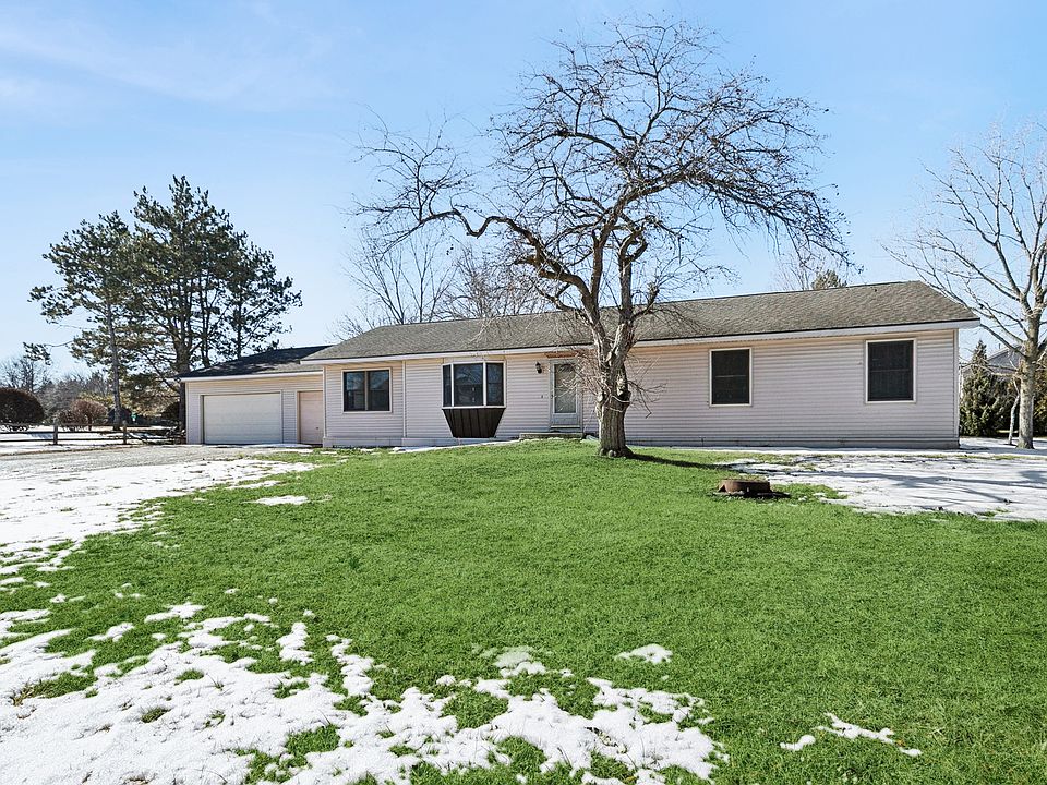 1st image of 33430 N Hunt Club Rd