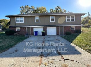 405 NE Westwind Dr APT A, Lees Summit, MO 64086