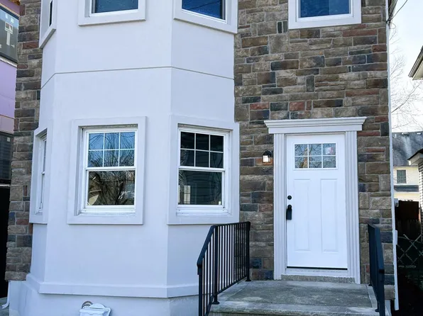 142 Dixon Ave, Staten Island, NY 10303