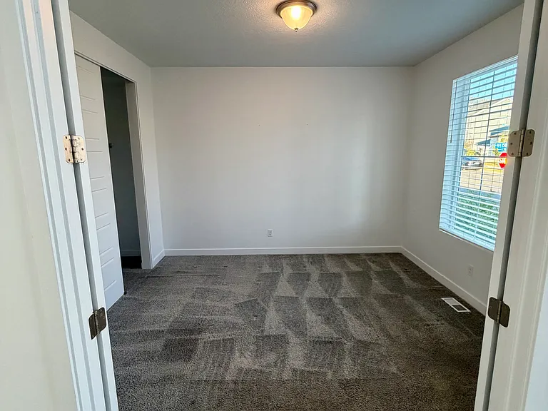 1477 E 3125 N — Photo 33