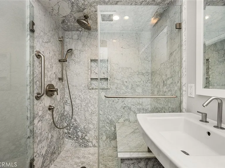 4867 Tremezzo Dr — Photo 26