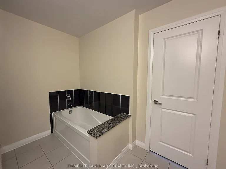 55 Eglinton Ave W #109 — Photo 34