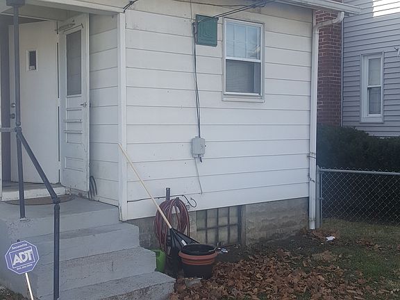 5th image of 464 Woodbury Ave