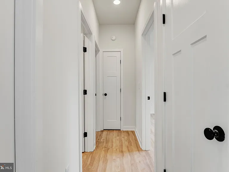 17 Carol St — Photo 16