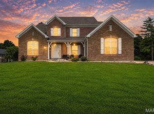 2107 Dartmouth Place Dr, Ballwin, MO 63011