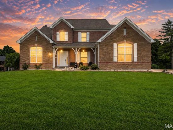 2107 Dartmouth Place Dr, Ballwin, MO 63011
