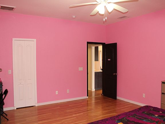 5th image of 427 SE 9th Ave