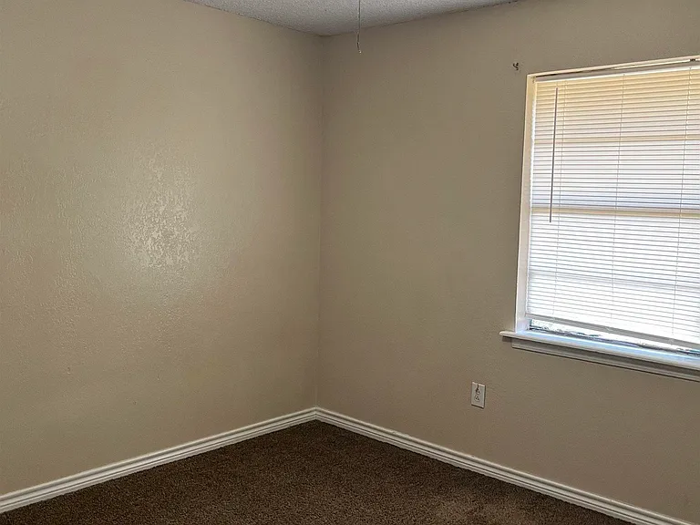 2705 Boulder Dr — Photo 5