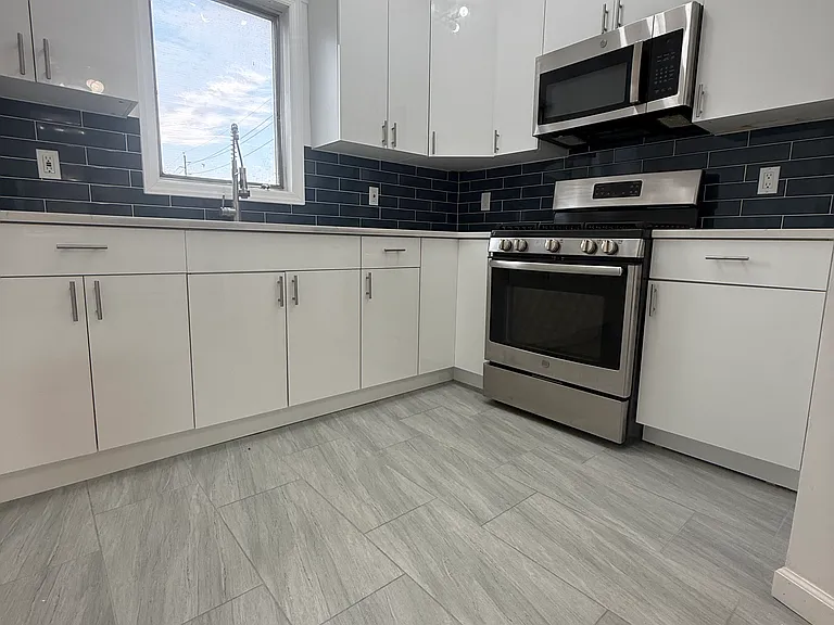 492 Madeline Ave #2 — Photo 13