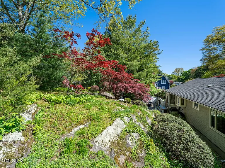 51 Glen Rd — Photo 36