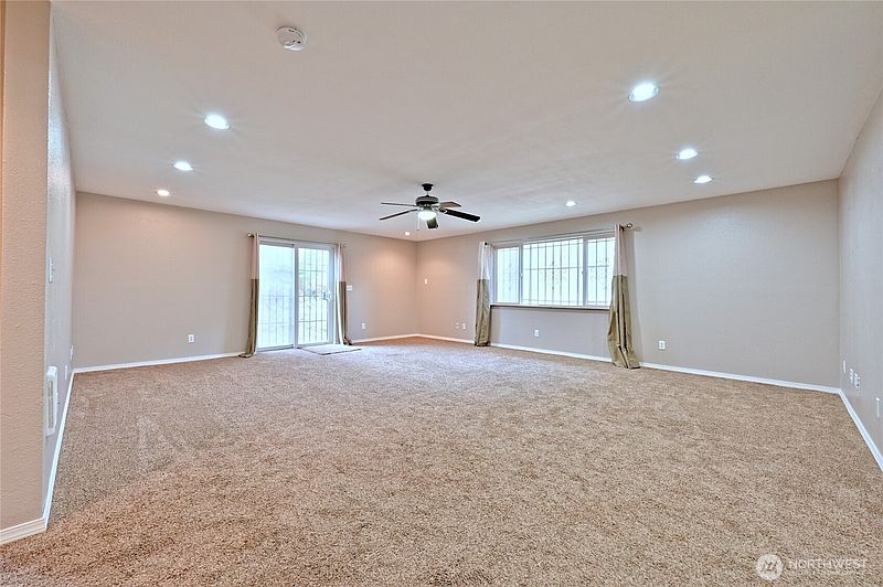 4th image of 4821 S 49th Street