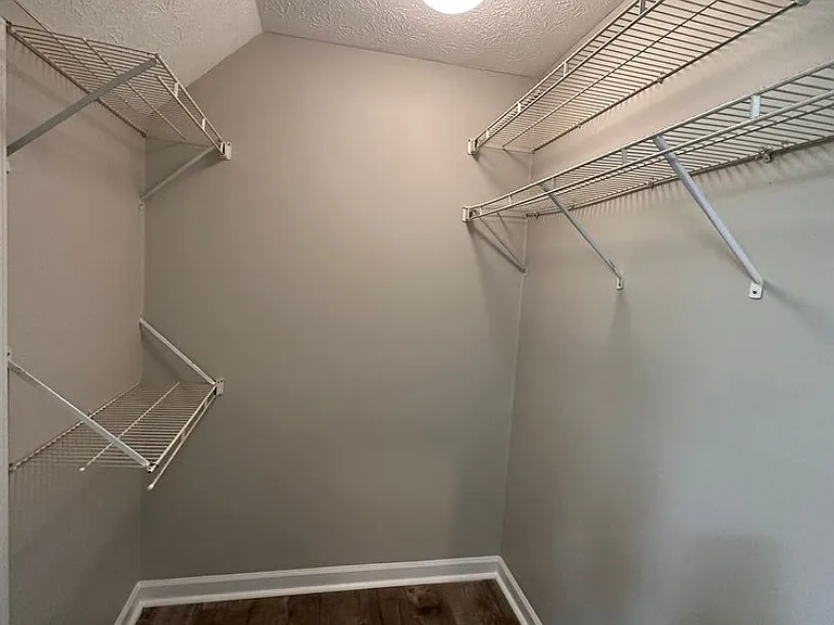 Breckenridge Apartment Homes — Photo 77