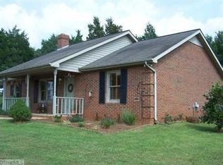 5168 Robin Ln, Randleman, NC 27317