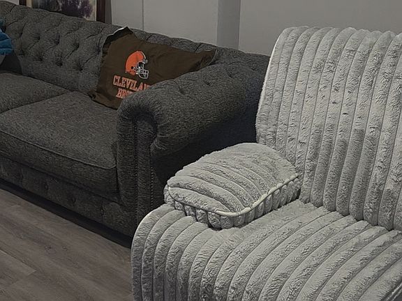 3rd image of 1414 Chateau Pl