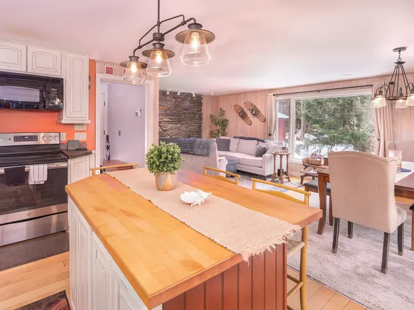 (undisclosed Address), Stowe, VT 05672