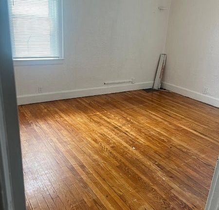 3rd image of 35 Chestnut Ave