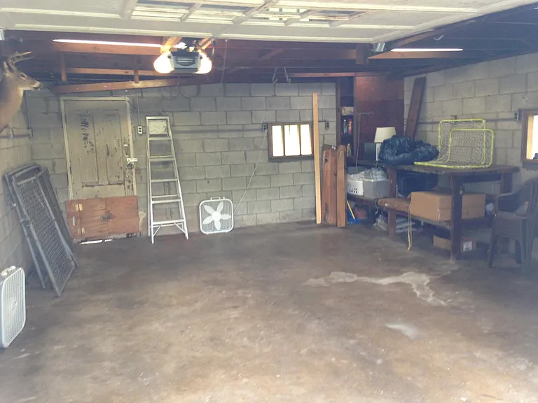 Garage / Mancave