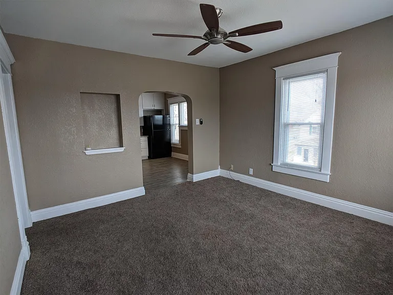 221 E Main St — Photo 6